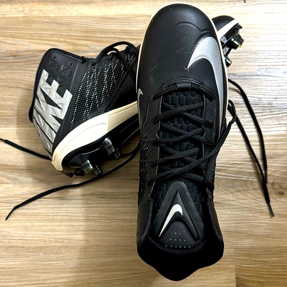 NWOT Nike Zoom Code Elite 3/4 Shark
'Black Silver' 603368-002 Men